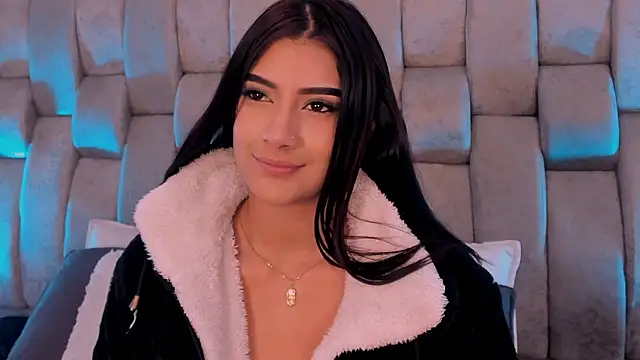 Snapshot of KatherineRuiz_ chatting on 03.09.26 KatherineRuiz online show from 03.09.26