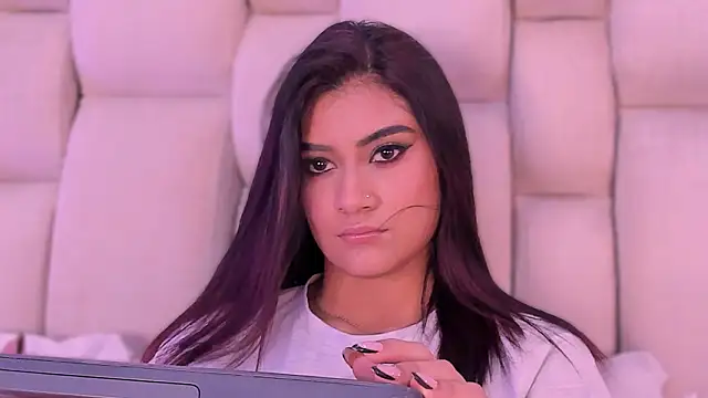 Snapshot of KatherineRuiz_ chatting on 03.15.26 KatherineRuiz online show from 03.15.26