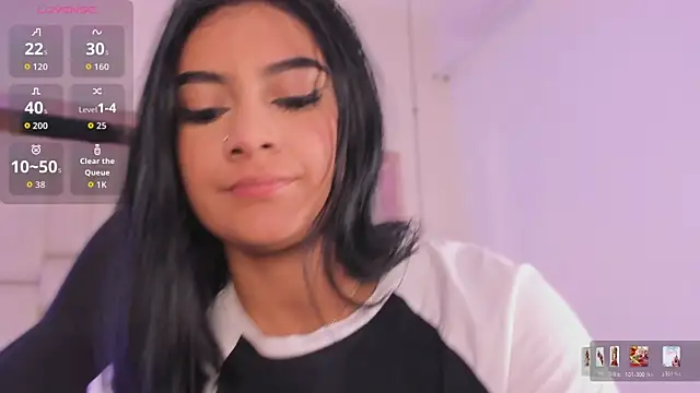 Snapshot of KatherineRuiz_ chatting on 04.15.26 KatherineRuiz online show from 04.15.26