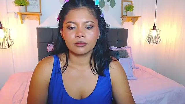 Snapshot of Emma_hassani chatting on 02.28.26 Emma hassani online show from 02.28.26