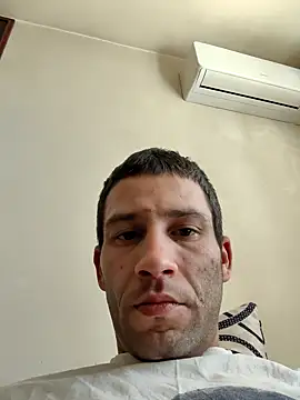 Snapshot of BreezedAirplane chatting on 11.01.25 BreezedAirplane online show from 11.01.25