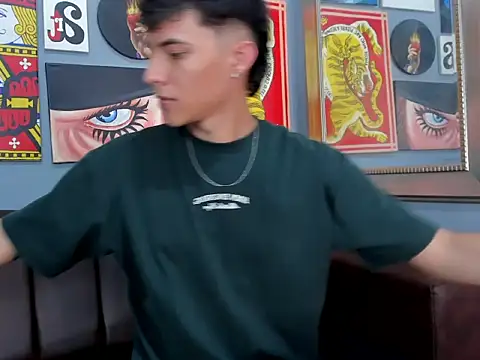 Snapshot of AronTawers chatting on 02.27.26 AronTawers online show from 02.27.26