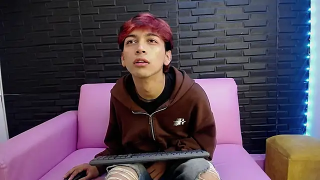 Snapshot of DanteLux chatting on 03.02.26 DanteLux online show from 03.02.26