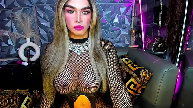 10inDominant Ayesha online show from 03.25.26
