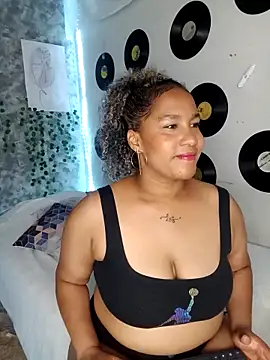 medusafox  online show from 03.27.26