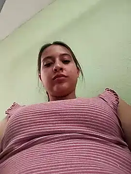 Snapshot of MaskedLatinaX chatting on 04.30.26 MaskedLatinaX online show from 04.30.26