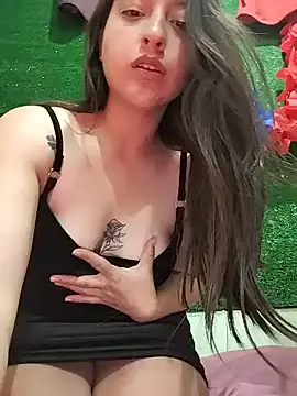 Snapshot of MaskedLatinaX chatting on 06.15.26 MaskedLatinaX online show from 06.15.26
