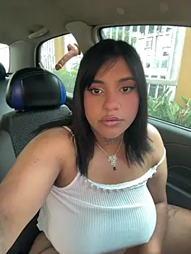 Nahomy firee online show from 03.04.26