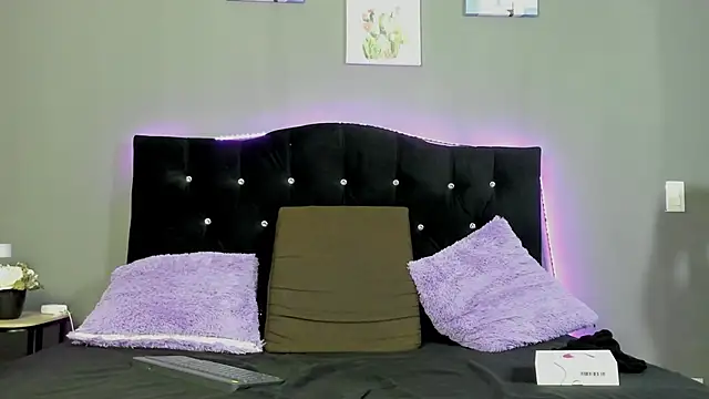 Snapshot of Eros_Lux chatting on 04.08.26 Eros Lux online show from 04.08.26