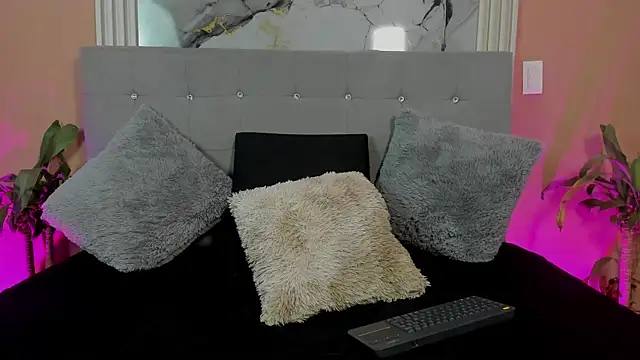 Snapshot of Eros_Lux chatting on 04.09.26 Eros Lux online show from 04.09.26