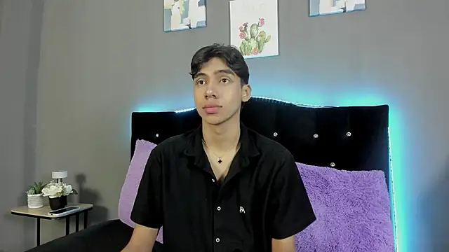 Snapshot of Eros_Lux chatting on 04.10.26 Eros Lux online show from 04.10.26