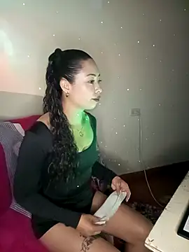 Snapshot of lina_luxe_ chatting on 02.25.26 lina luxe online show from 02.25.26