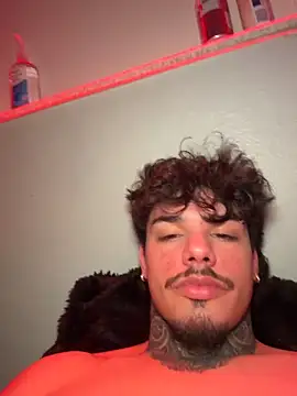 Snapshot of SNAKEARM chatting on 02.24.26 SNAKEARM online show from 02.24.26