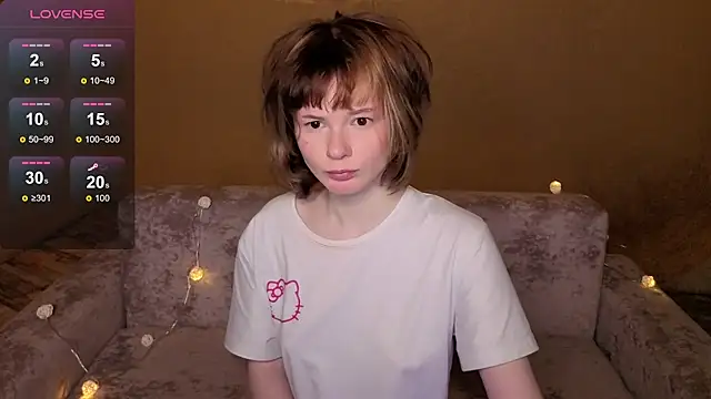 Snapshot of MikassaBowl chatting on 02.25.26 MikassaBowl online show from 02.25.26