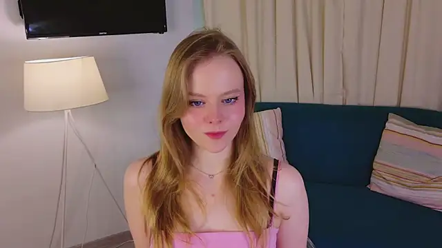 Sophie Peach  online show from 03.03.26