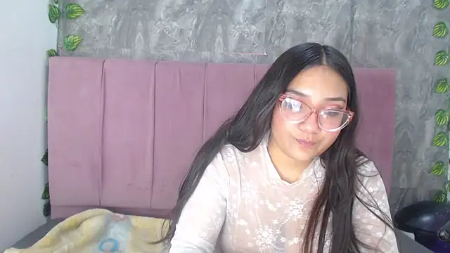 Snapshot of anyela_donecm chatting on 05.25.26 anyela donecm online show from 05.25.26