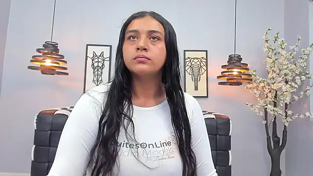 Lunaa Abril online show from 02.26.26