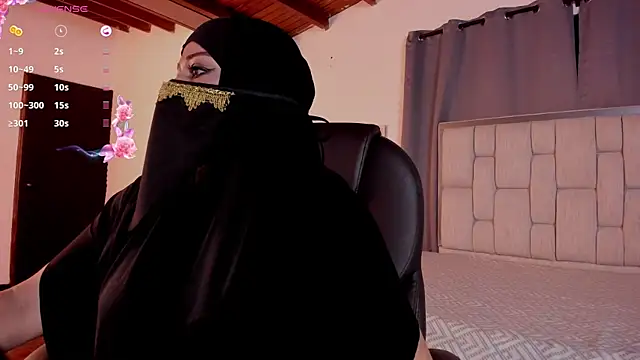 Snapshot of zafiro_ziz chatting on 03.16.26 zafiro ziz online show from 03.16.26