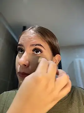 MiluRossee online show from 04.15.26