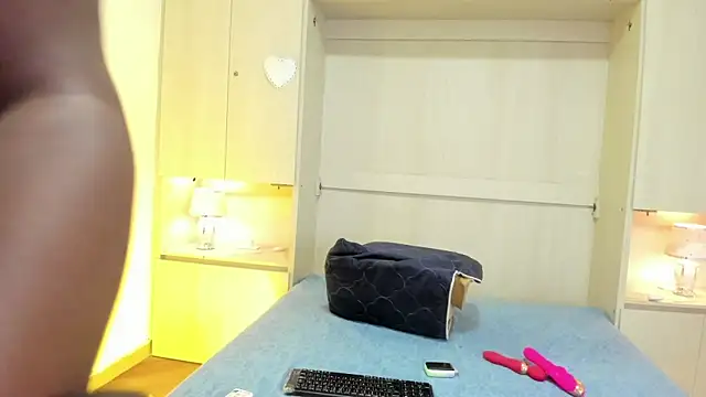 Snapshot of KateCoopper chatting on 03.01.26 KateCoopper online show from 03.01.26