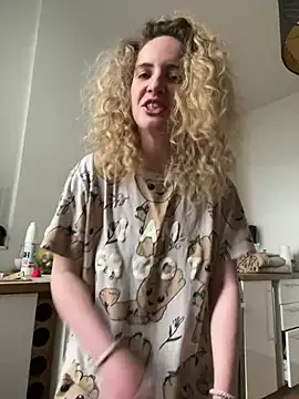 curlyirishgirl online show from 02.26.26