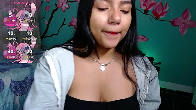 NoelleVireaux online show from 04.10.26