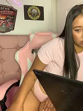 Snapshot of MorenaQueen- chatting on 02.26.26 MorenaQueen- online show from 02.26.26