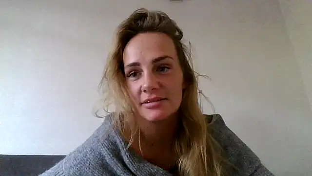 Snapshot of Lisanne30 chatting on 02.25.26 Lisanne30 online show from 02.25.26