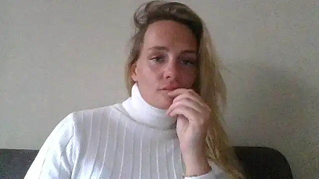 Snapshot of Lisanne30 chatting on 02.27.26 Lisanne30 online show from 02.27.26