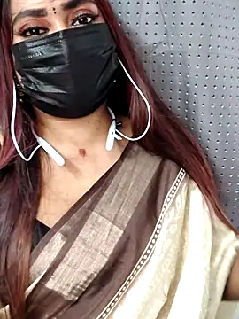 Snapshot of Cutie_Nila chatting on 06.23.26 Cutie Nila online show from 06.23.26