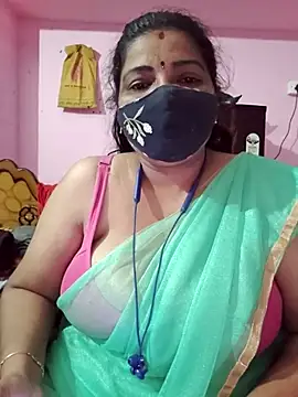 Snapshot of tamil_lathikaaa chatting on 04.21.26 tamil lathikaaa online show from 04.21.26