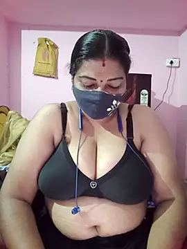 Snapshot of tamil_lathikaaa chatting on 04.27.26 tamil lathikaaa online show from 04.27.26