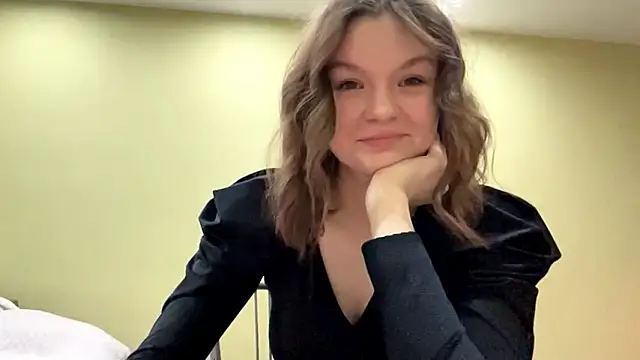 Snapshot of AliveCute chatting on 02.27.26 AliveCute online show from 02.27.26