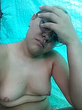 single kitten online show from 03.31.26