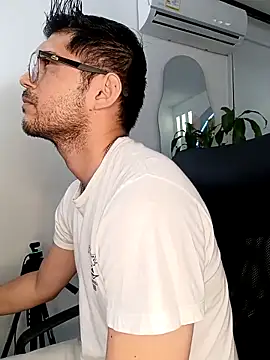 Snapshot of ritzabeth_daniel chatting on 04.04.26 ritzabeth daniel online show from 04.04.26