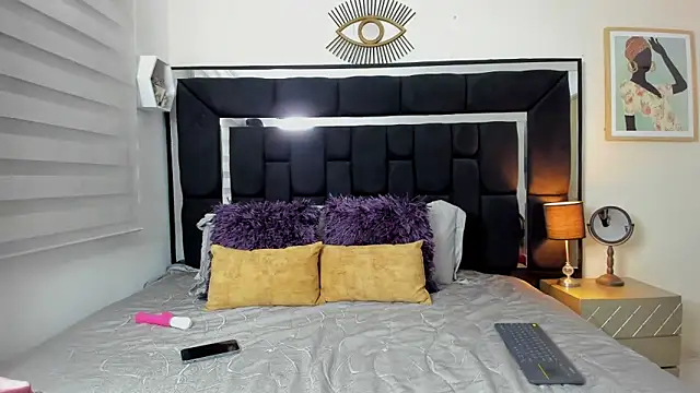 Snapshot of Tiana_moon chatting on 04.26.26 Tiana moon online show from 04.26.26
