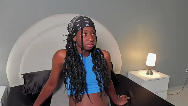 zoepinkett online show from 03.30.26