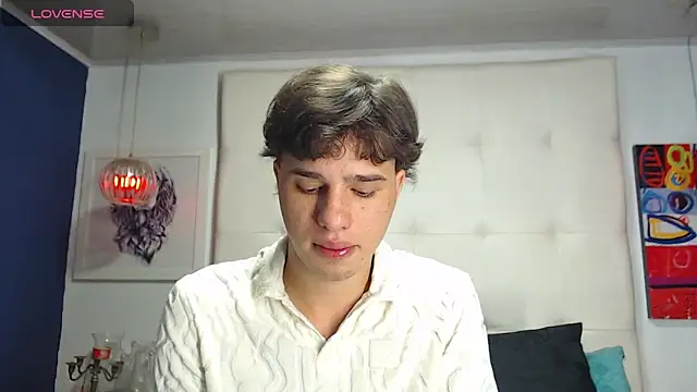 EXCLUSIVE8 online show from 03.20.26