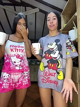 Snapshot of SAMY_AND_ARI chatting on 04.08.26 SAMY AND ARI online show from 04.08.26