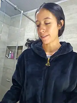 Snapshot of SAMY_AND_ARI chatting on 04.10.26 SAMY AND ARI online show from 04.10.26