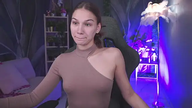 Sweet Emilya online show from 04.14.26