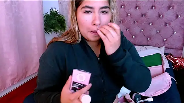 Sofiazaf  online show from 04.06.26