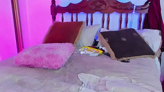 Arianna Moore online show from 04.09.26