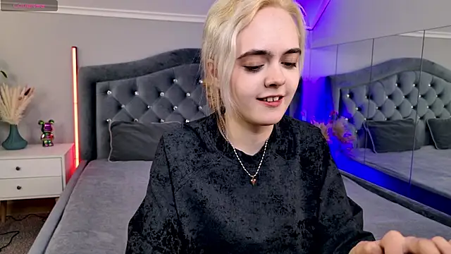 Snapshot of Bambi_Bloom chatting on 03.02.26 Bambi Bloom online show from 03.02.26