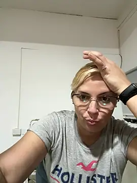Snapshot of romi13 chatting on 07.25.26 romi13 online show from 07.25.26