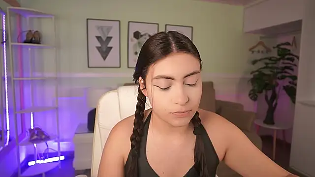 Snapshot of MandyCollins chatting on 04.16.26 MandyCollins online show from 04.16.26