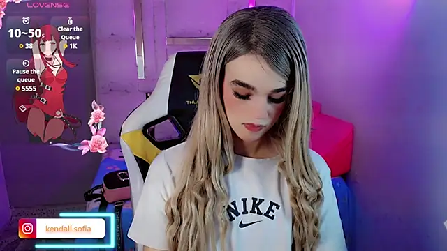 Snapshot of Sophiaa_doll_ chatting on 03.10.26 Sophiaa doll online show from 03.10.26