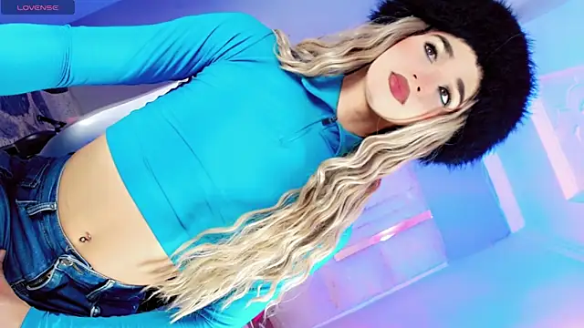 Snapshot of Sophiaa_doll_ chatting on 04.15.26 Sophiaa doll online show from 04.15.26