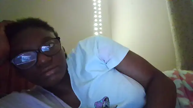 Snapshot of SexyGemBeauty chatting on 06.12.26 SexyGemBeauty online show from 06.12.26