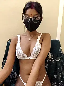 MAYA BED GIRL online show from 04.24.26